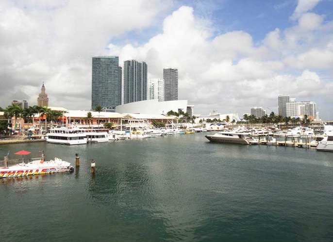 灣前購物中心Bayside Marketplace